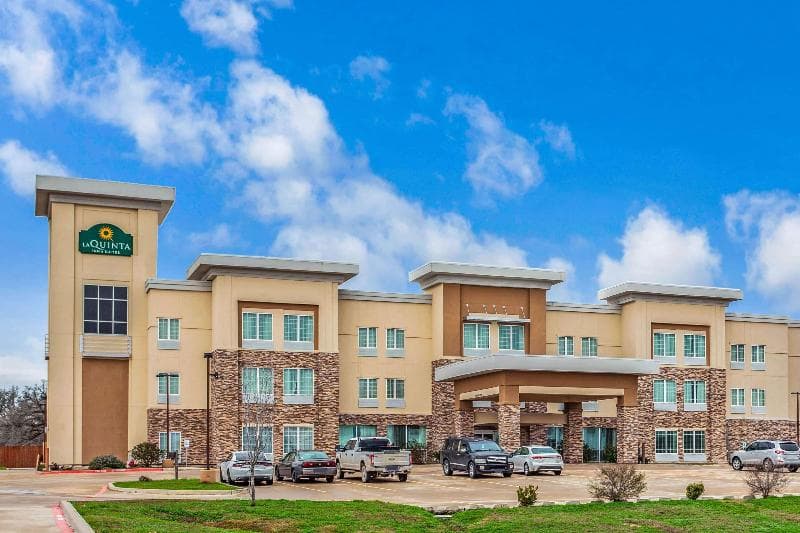 La Quinta Inn & Suites by Wyndham Luling 5