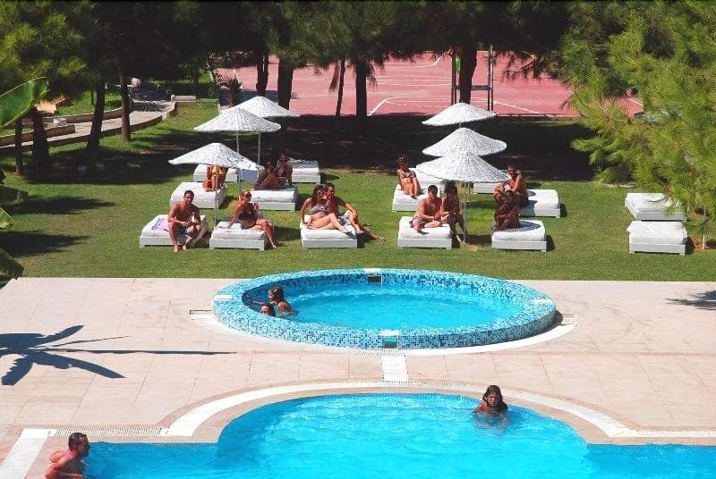 Flora Suites 2