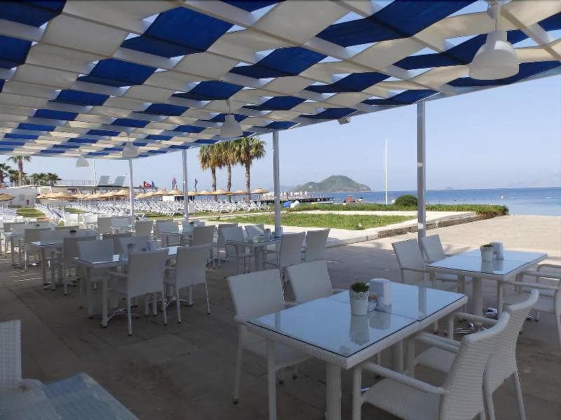 Regulus Beach Resort 2