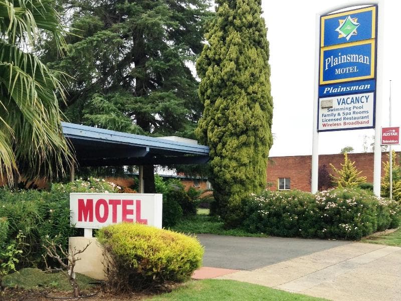 The Plainsman Motel 3