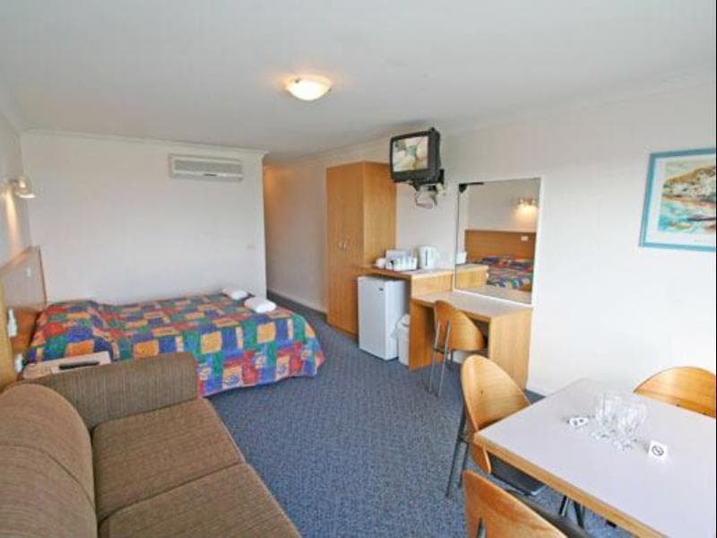 A Great Ocean View Motel 5