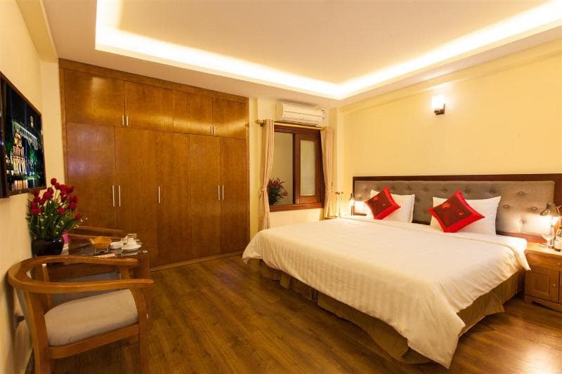 Queen Light Hotel photo 1