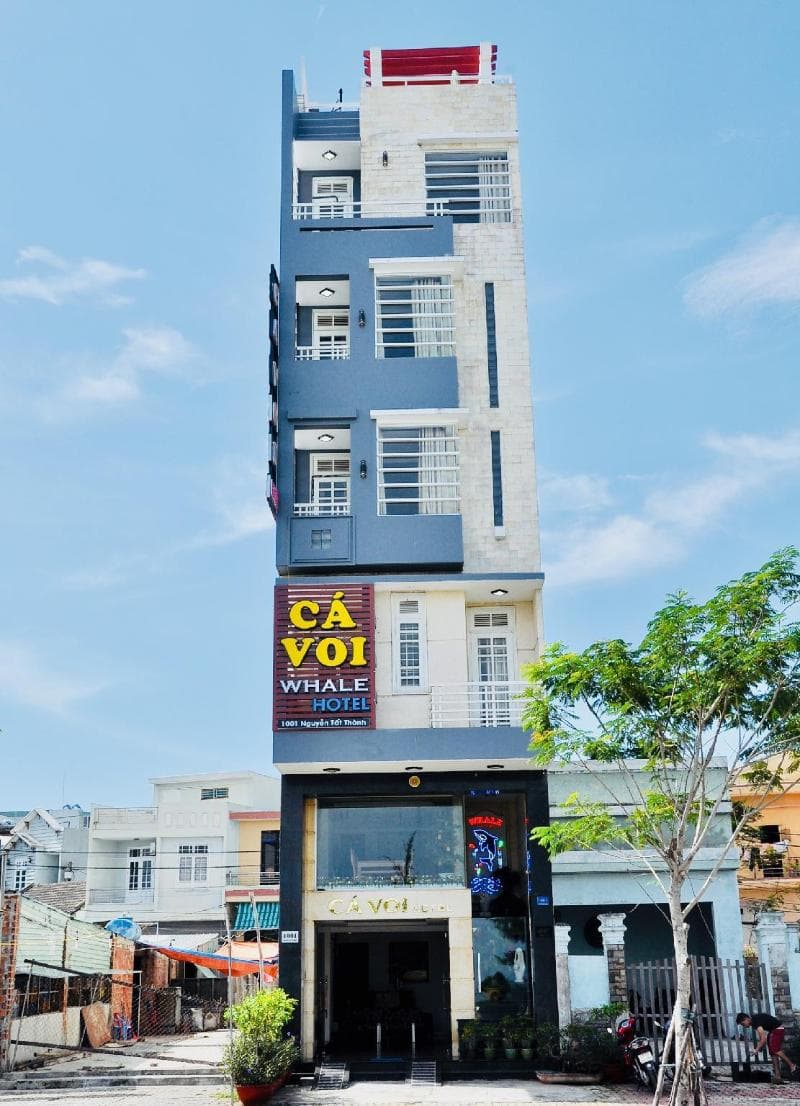 Whale Hotel 3