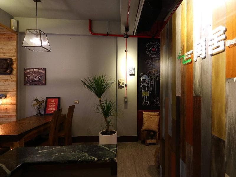 Corner House 4