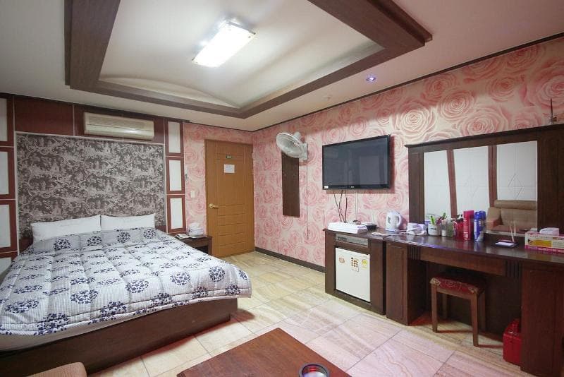 Plus Motel photo 1