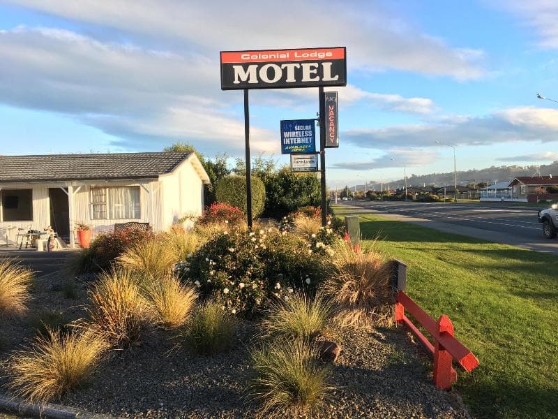 Colonial Lodge Motel photo 1