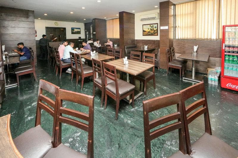 Lucky Hotel Goregaon 5