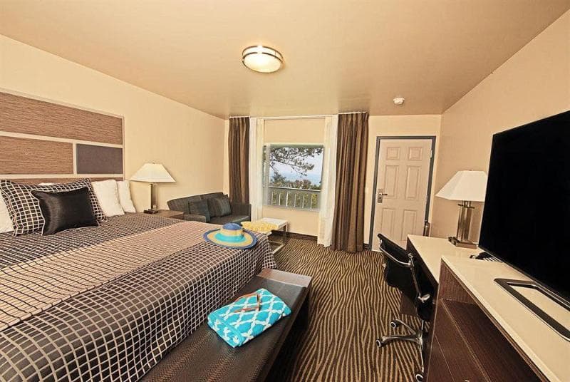 Crescent Bay Inn 2