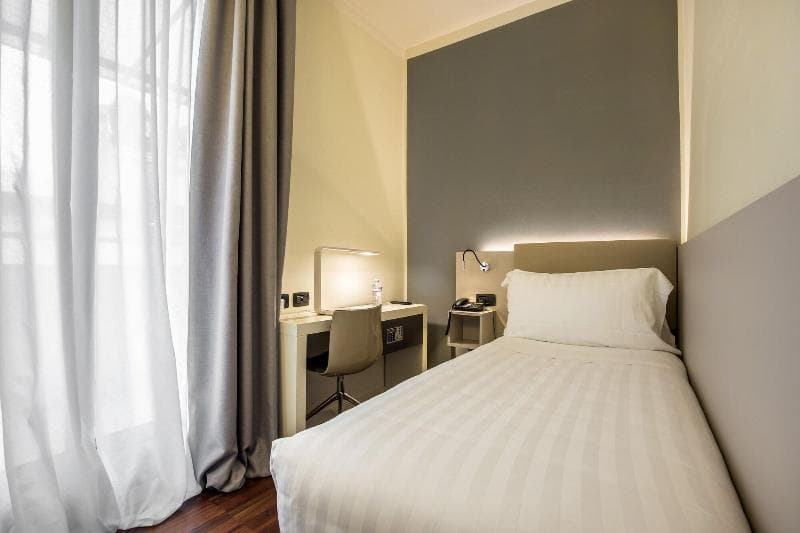 43 Station Hotel 3
