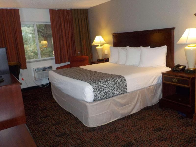 SureStay Hotel by Best Western Thomson 3