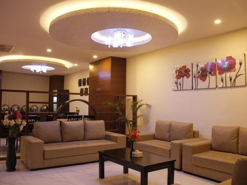 Hotel Regal Airport photo 1
