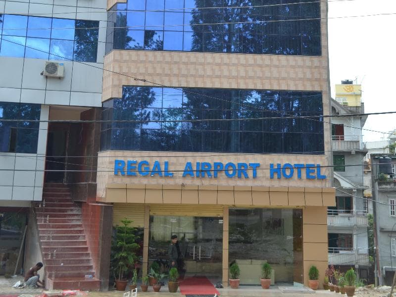 Hotel Regal Airport 4