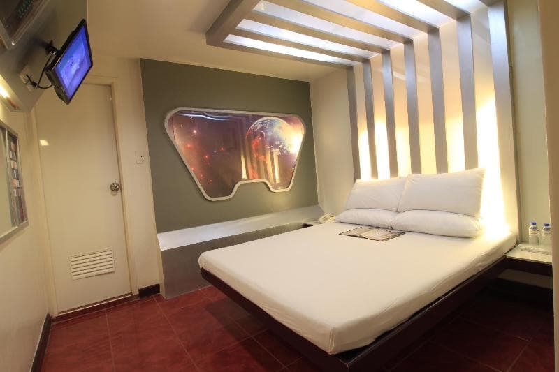 Astrotel Cubao 3