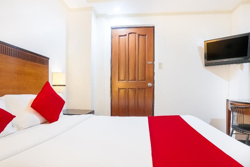 Oyo 406 Royal Parc Inn & Suites 4