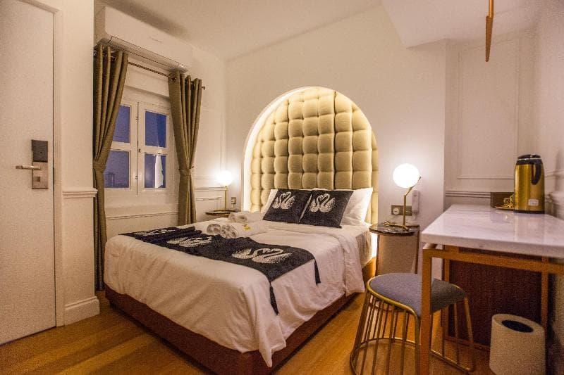 White Mansion Hotel main