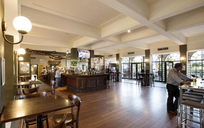 Captain Stirling Hotel main