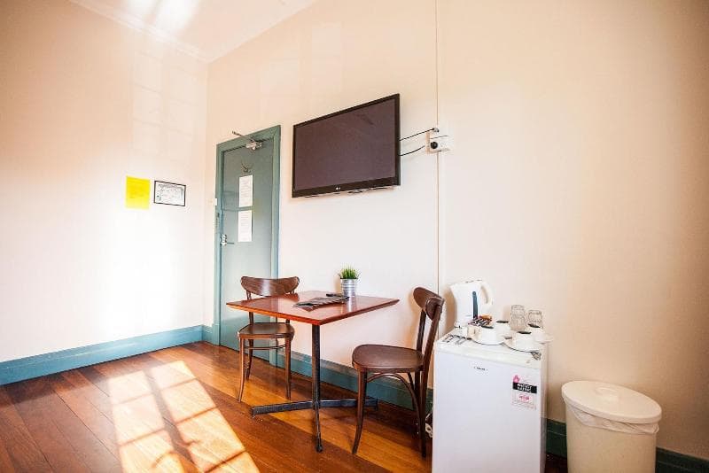 Captain Stirling Hotel 4