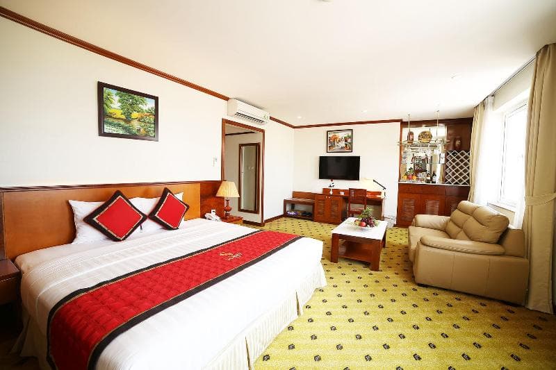 Sunny Hotel 1 4