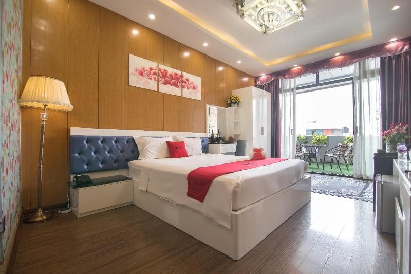The Royal Hotel 3