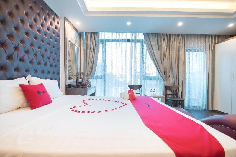 The Royal Hotel 4