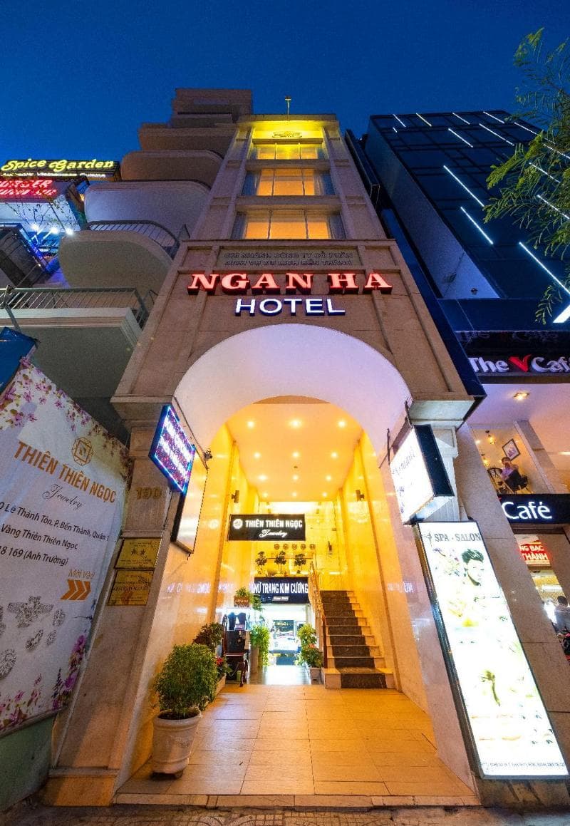 Ngan Ha Hotel 4