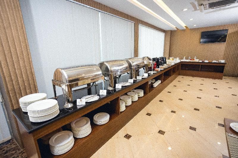 Elegant Hotel Pyi Thar Yar main