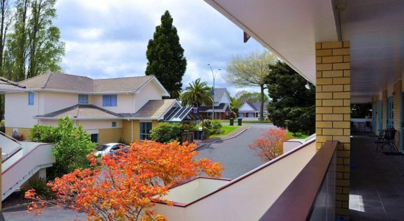 Fenton Court Motel 4