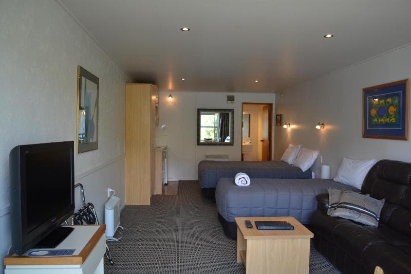 Lakeview Motel 4
