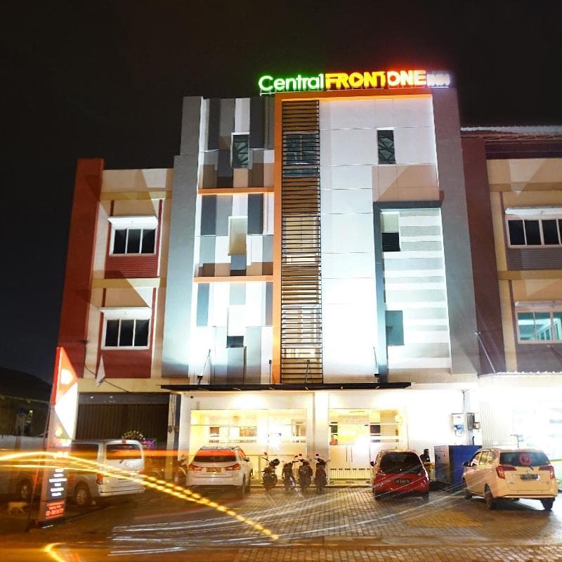 Central Front One Inn Jakarta Airport 4