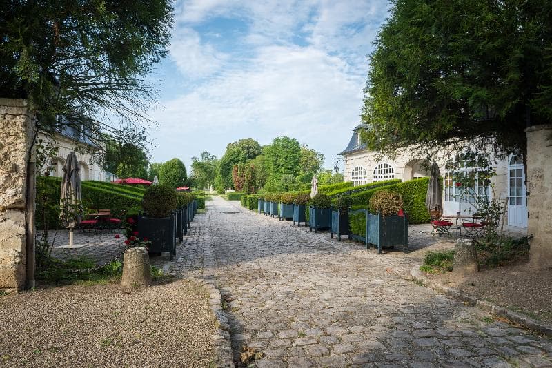 Chateau de Courcelles main