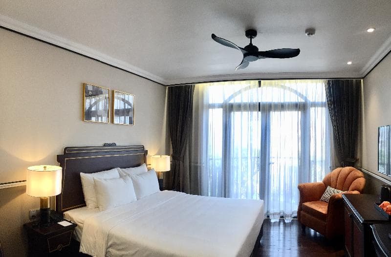 Hotel Du Monde 3