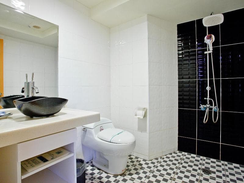 Green Park Hotel main