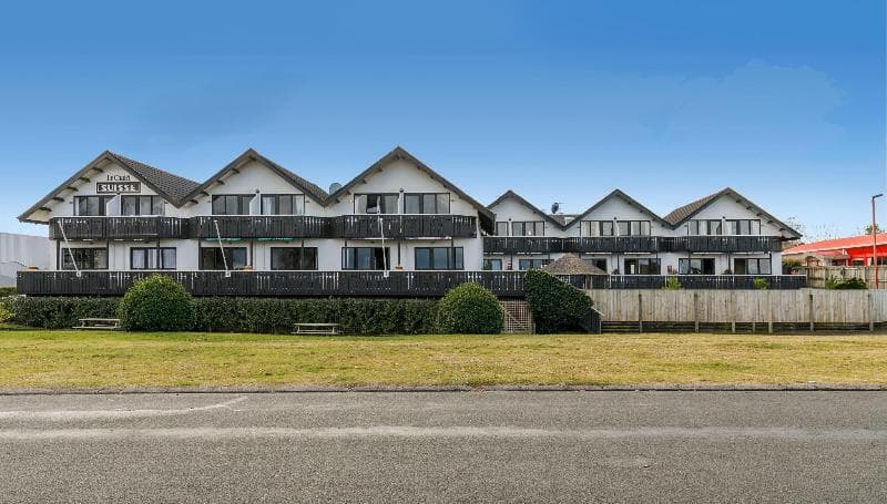 Le Chalet Suisse Taupo 5