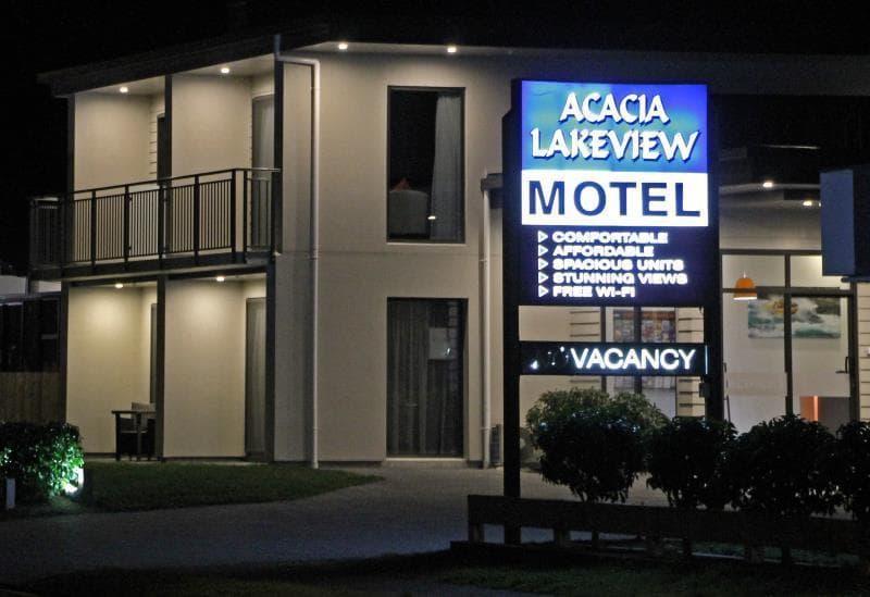 Acacia Lake View Motel main