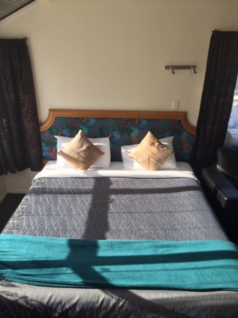 Pembrooke Motor Lodge 5