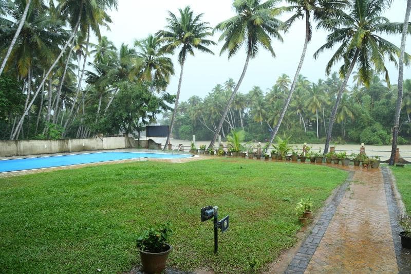 Oyo 22567 Travancore Island Resort main
