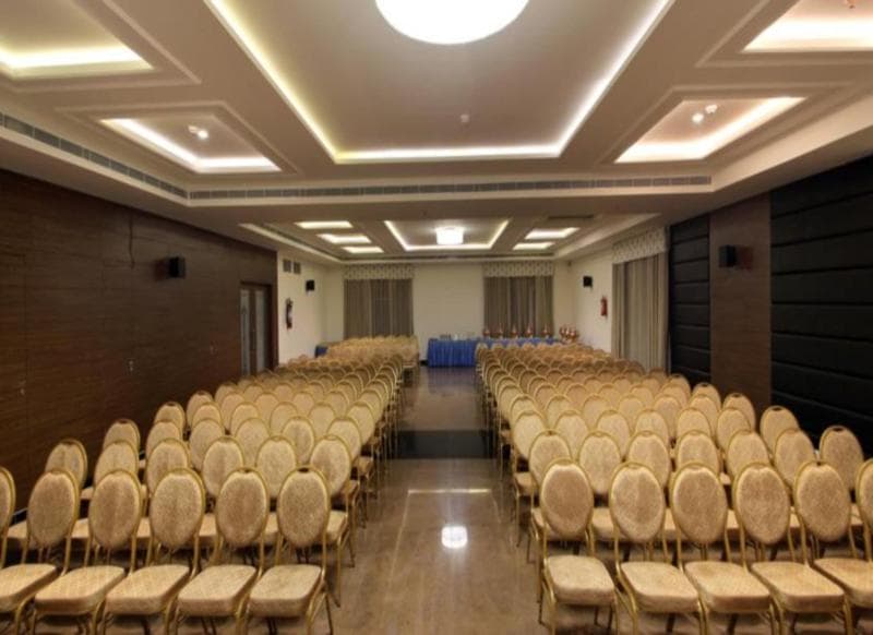 Hotel Hyderabad Grand 5