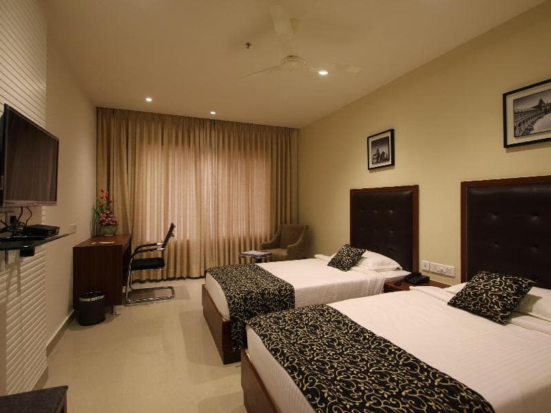 Hotel Hyderabad Grand main
