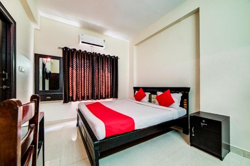 The Royal Nest By Oyo Rooms 4