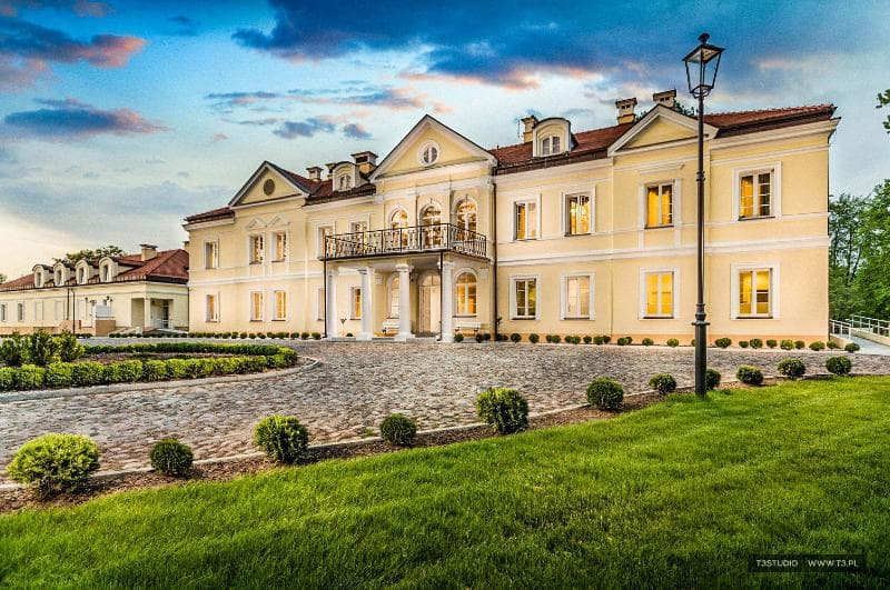 Hotel Sobienie Krolewskie main