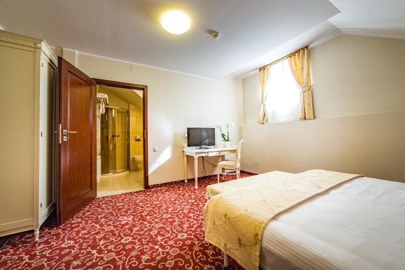 Hotel Sobienie Krolewskie 5