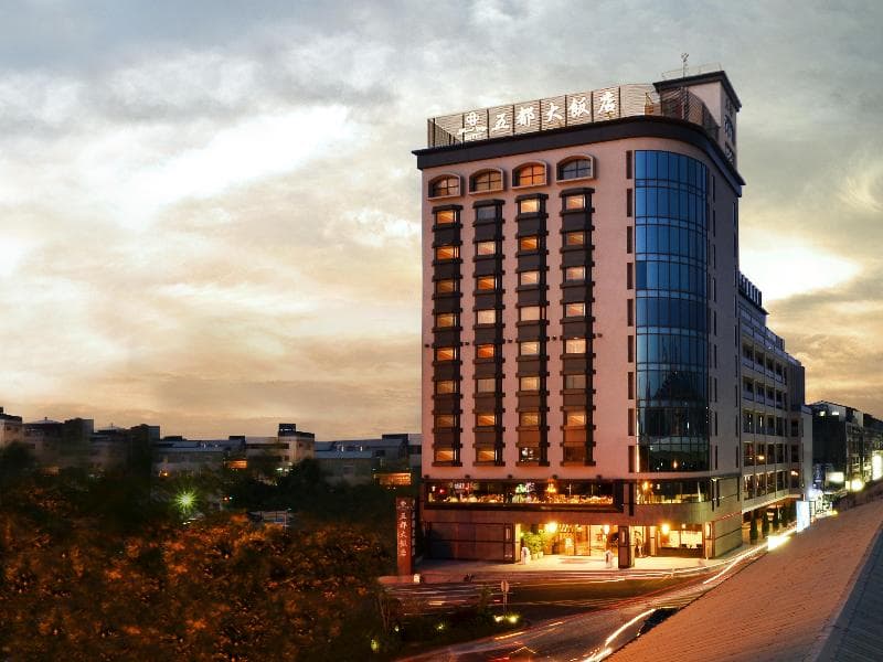 Grand City Hotel 5