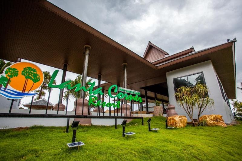 Lanta Corner Resort main