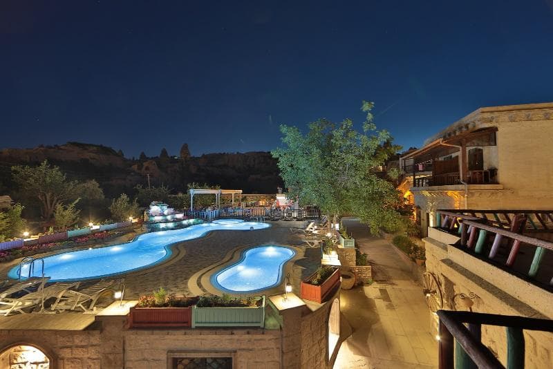 Holiday Cave Hotel 2