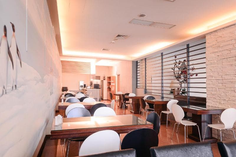 Waugh Den Business Hotel 4