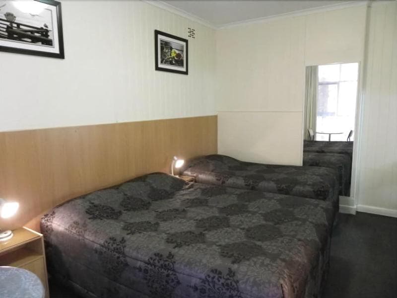 Clifton Motel 5