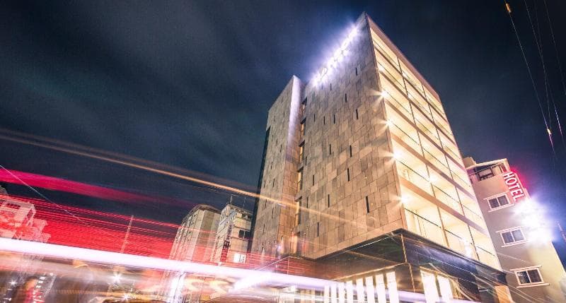 Harbor Hotel 3