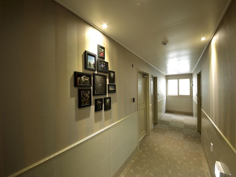Harbor Hotel 4