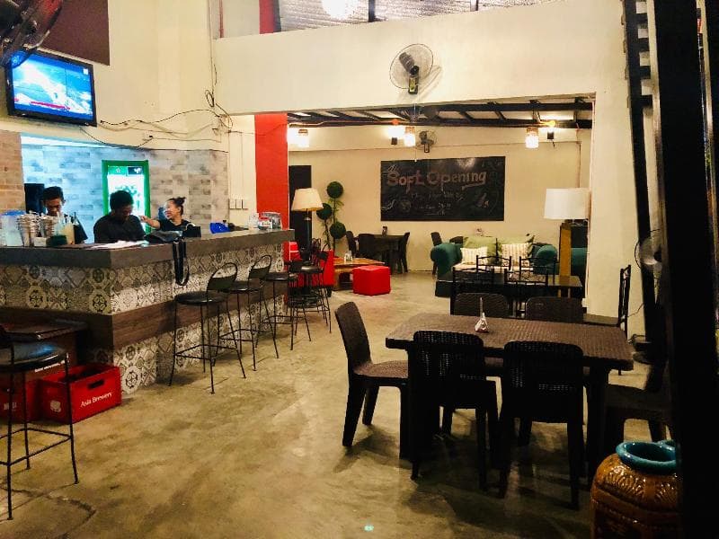 Hometown Hotel Bacolod - Lacson main