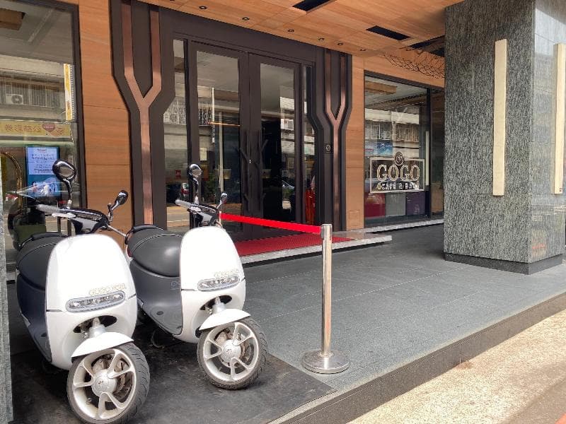 GoGo Hotel main